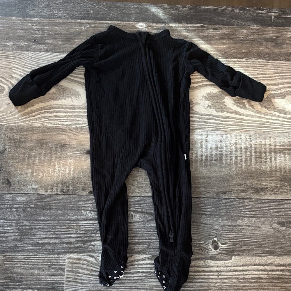 Posh Peanut Black ribbed footie sleeper